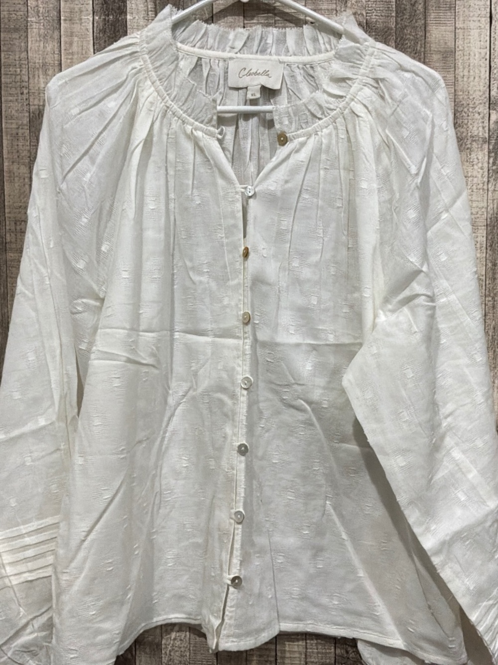 CLEOBELLA NWOT WHITE BUTTON FRONT BLOUSE/FINAL PRICE 🎈🎈🎈🎈